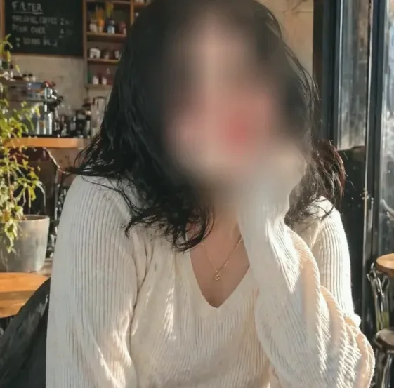 Julia, 25 años
